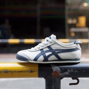 Onitsuka Tiger Mexico 66 in Cream Navy