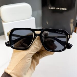 MARC JACOBS